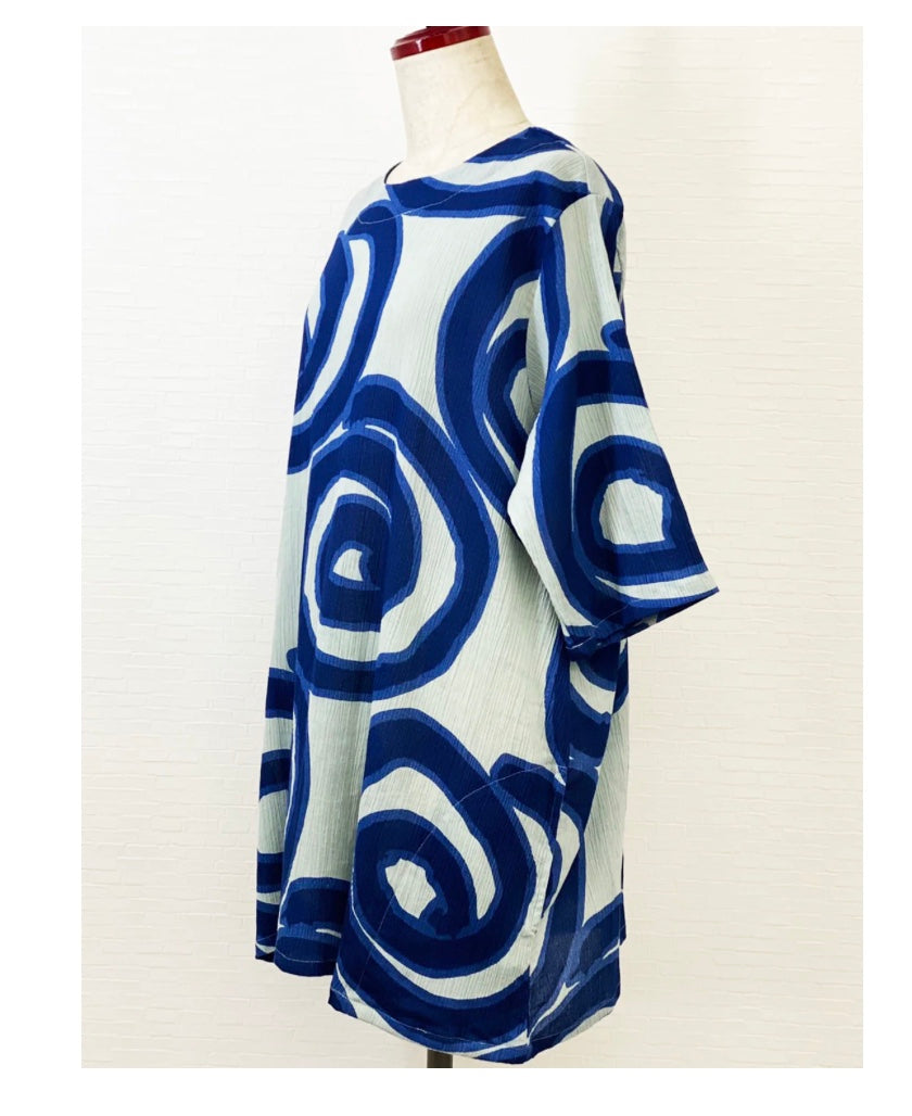 Simple Tunic Whirlwind Print in Light Blue