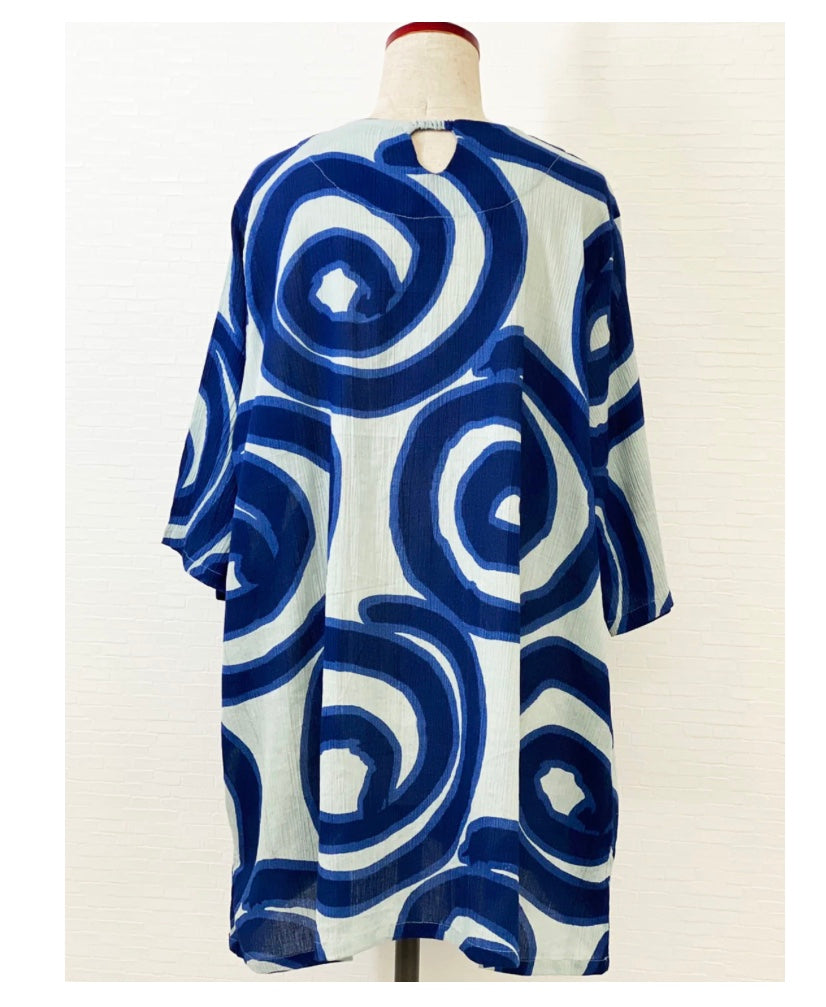Simple Tunic Whirlwind Print in Light Blue